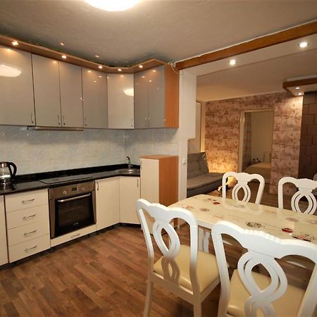 Ludvika Elegance Apartment Лиепая Экстерьер фото