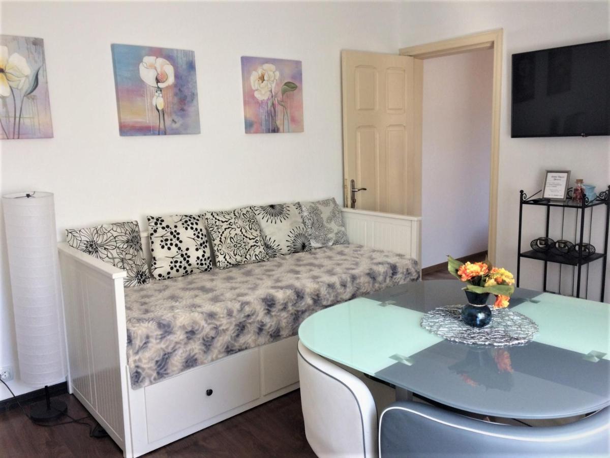 Ludvika Elegance Apartment Лиепая Экстерьер фото